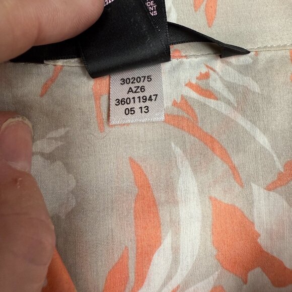 Women's VICTORIA'S SECRET Long Sleeve Silk-blend Button-down Shirt- Size‎ M - Picture 8 of 10